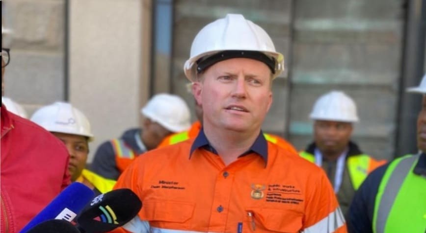 Public Works Minister warns tender mafia groups from Mamelodi