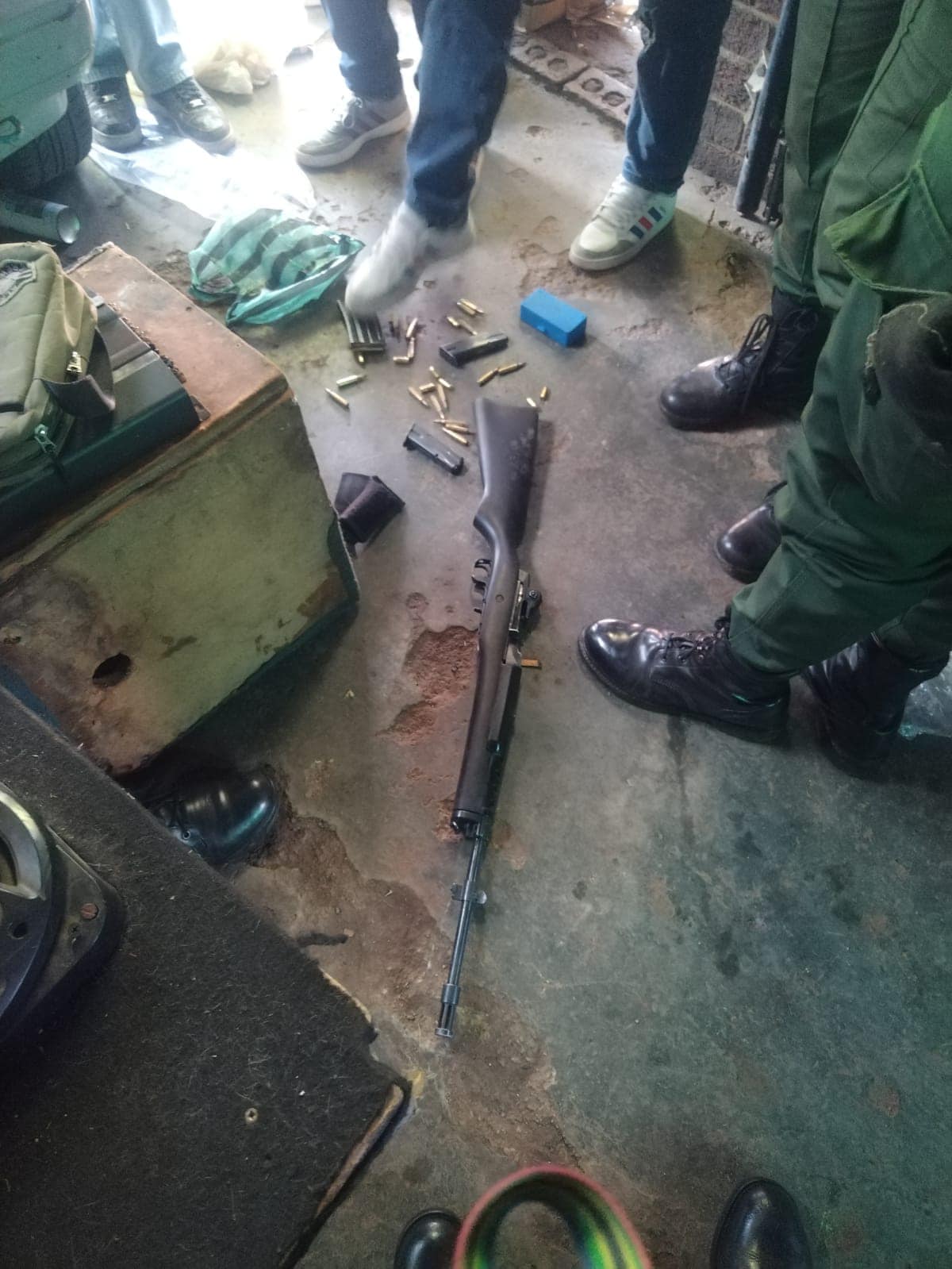 Suspect arrested for attempting to sell unlicensed firearms in Lenasia