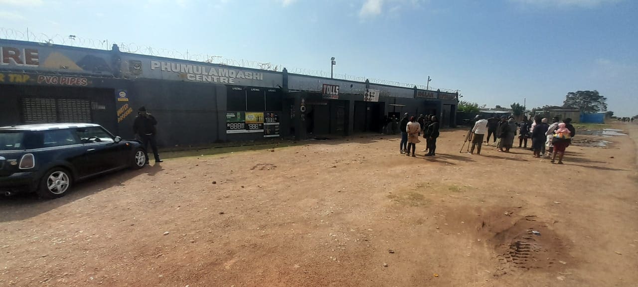 Late-night looting affects Phumlamqashi Shopping Centre