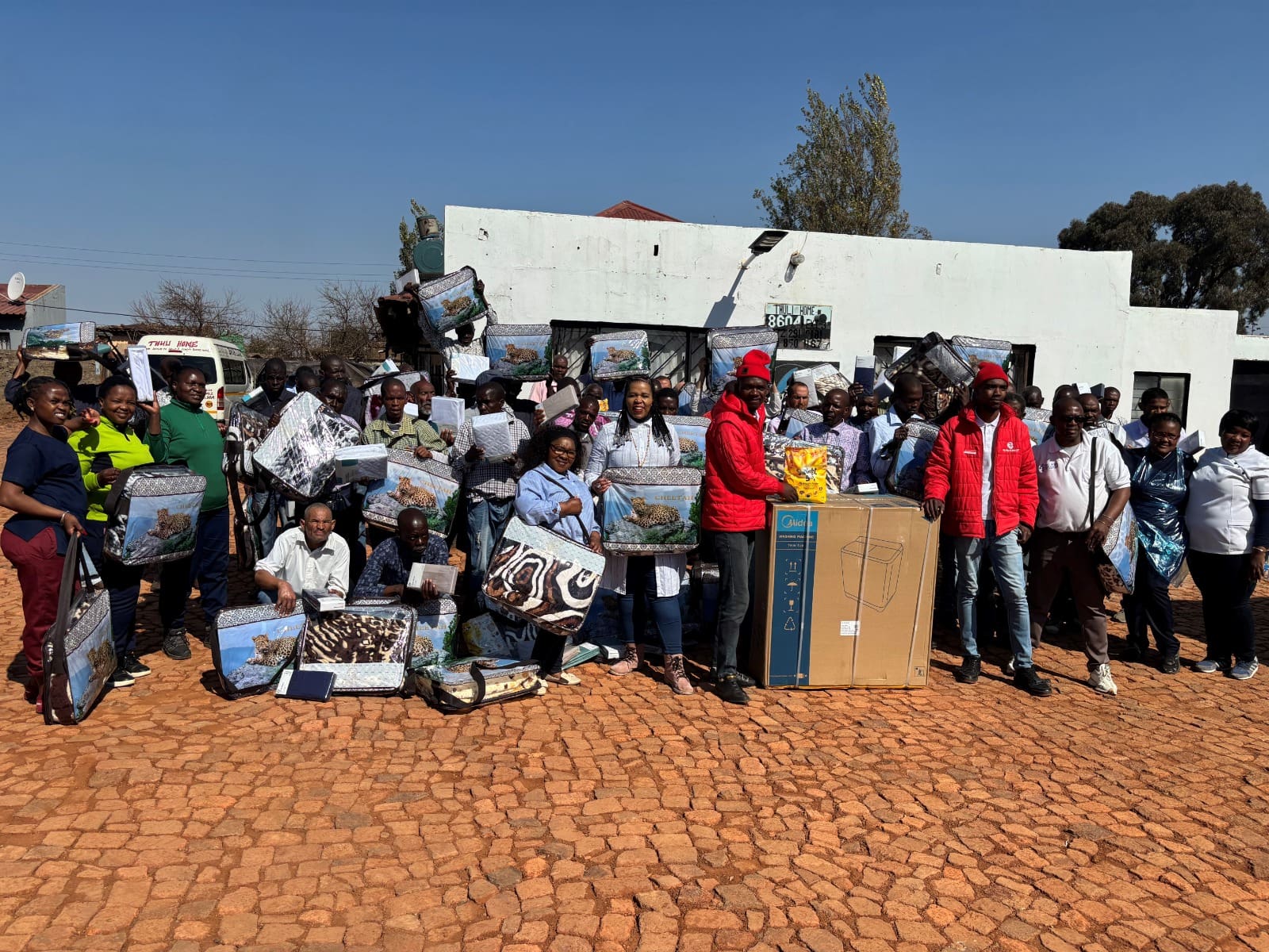 In honour of Tata Madiba, Letsheng Mall brings hope to Thuli Home