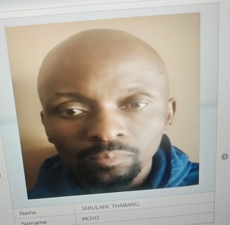 Manhunt underway after two detectives killed; suspect escapes in police car