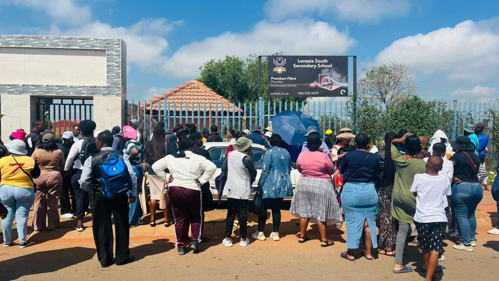 Parents outraged as Lenasia South Secondary ‘demands R1500’ for Grade 8 registration