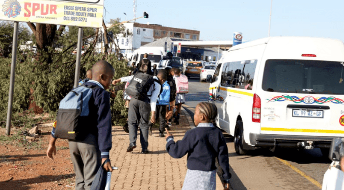 DA: Thousands of Gauteng learners stranded as Government fails to pay bus operators