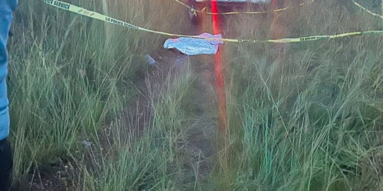 Police forensic services on scene in Ennerdale Ext 9, where a body lies covered at the cordoned-off crime scene (Image: Viki Stuurman)