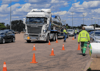 Traffic officers conduct high-visibility roadblocks during intensified Easter safety operations (Image: East Coast Radio)